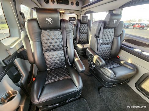 Used 2023 Ford Transit 150 Low Roof AWD image 33