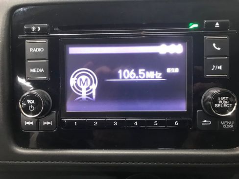 Used 2022 Honda HR-V LX image 17