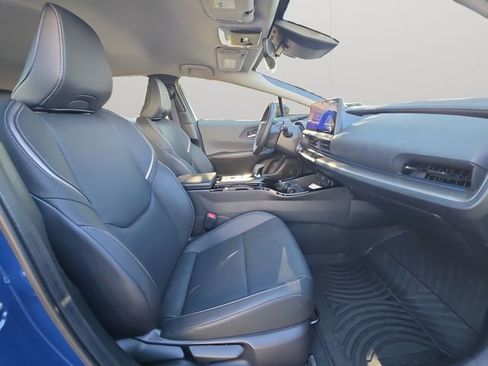 Used 2025 Toyota Prius XLE image 14
