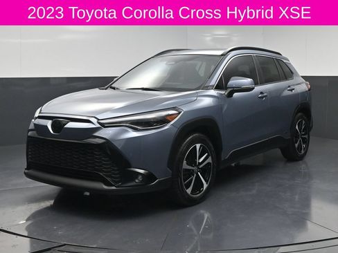 Used 2023 Toyota Corolla Cross AWD Hybrid w/ Convenience Package image 2