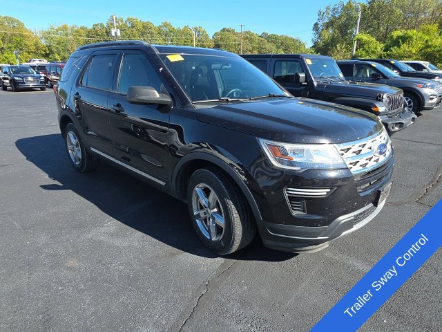 Used 2019 Ford Explorer XLT FWD image 3