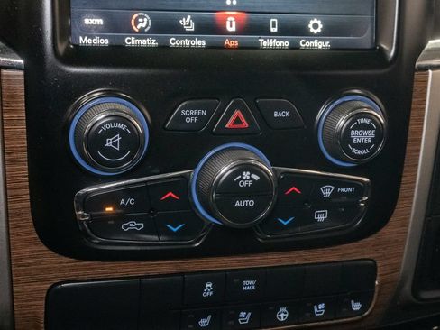 Used 2018 RAM 1500 Laramie w/ Convenience Group AWD/4WD image 23
