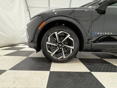 New 2026 Chevrolet Equinox EV LT image 9