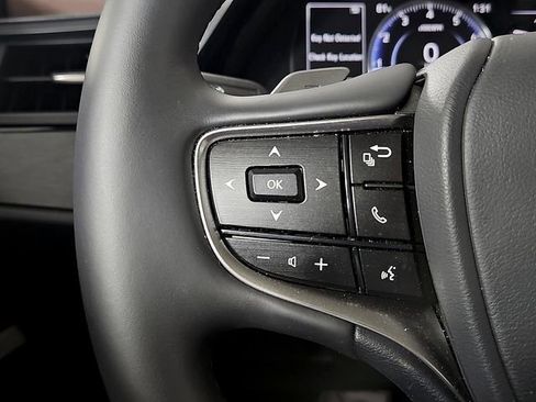 Used 2025 Lexus ES 350 w/ Premium Package FWD image 22