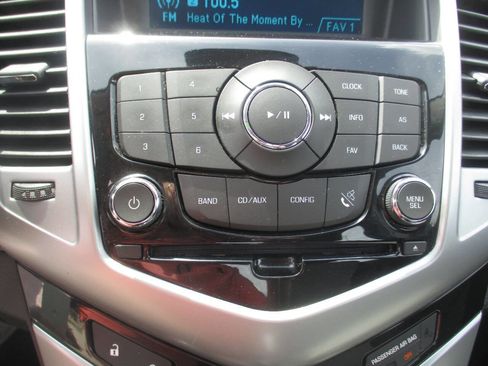 Used 2013 Chevrolet Cruze LS FWD image 21