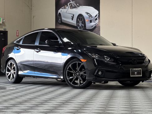 Used 2019 Honda Civic Sport image 2