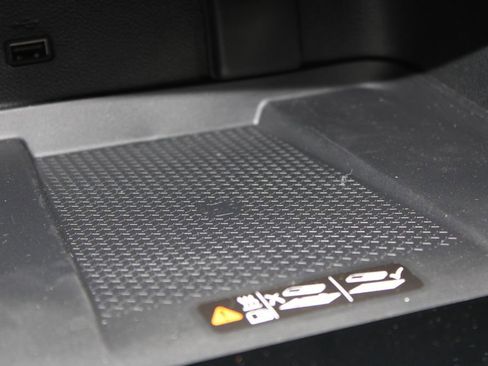 New 2026 Chevrolet Traverse LT w/ Sun and Wheel Package FWD image 41