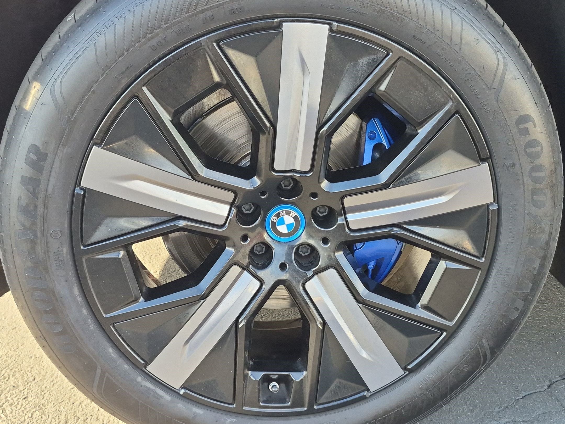 Certified 2025 BMW iX xDrive50 AWD/4WD image 13