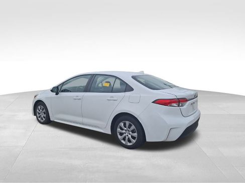 Used 2024 Toyota Corolla LE image 12