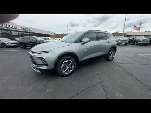 Certified 2024 Chevrolet Blazer LT w/ Convenience Package FWD image 4