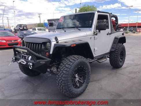 Used 2012 Jeep Wrangler Rubicon w/ Connectivity Group AWD/4WD image 4