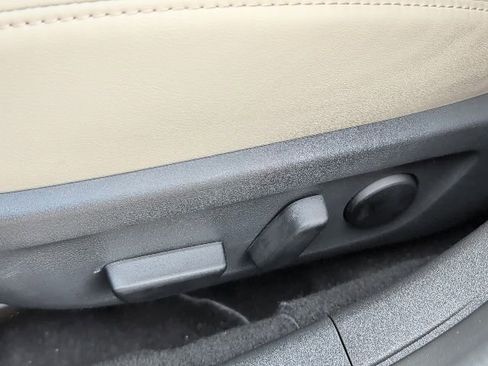 Used 2025 MAZDA MAZDA3 s image 12