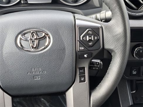 Used 2020 Toyota Tacoma TRD Off-Road image 14