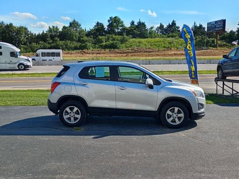 Used 2016 Chevrolet Trax LS AWD/4WD image 6