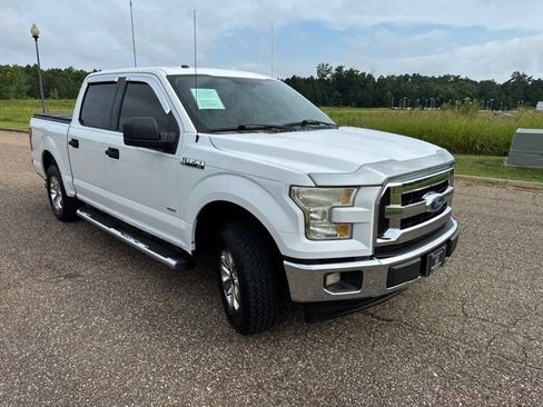 Used 2017 Ford F150 XLT RWD image 4