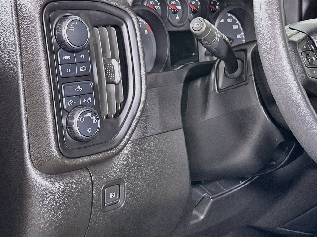 Used 2024 Chevrolet Silverado 1500 Custom AWD/4WD image 10