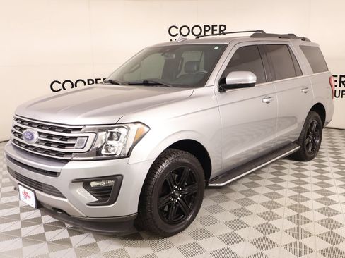 Used 2020 Ford Expedition XLT w/ Equipment Group 202A AWD/4WD image 11