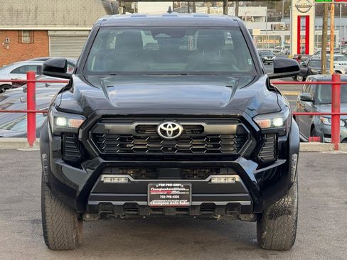 Used 2024 Toyota Tacoma TRD Off-Road image 10