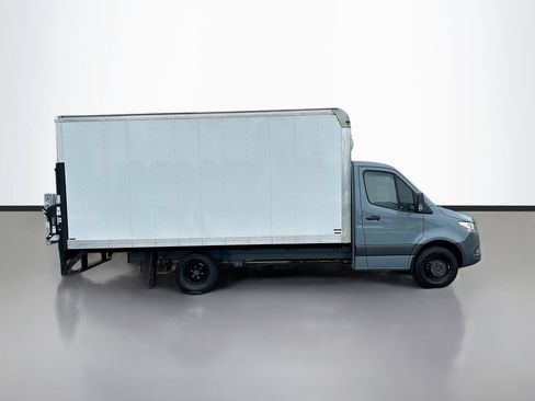 Used 2024 Mercedes-Benz Sprinter 4500 image 2