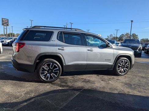 Used 2021 GMC Acadia SLT w/ Elevation Edition image 8