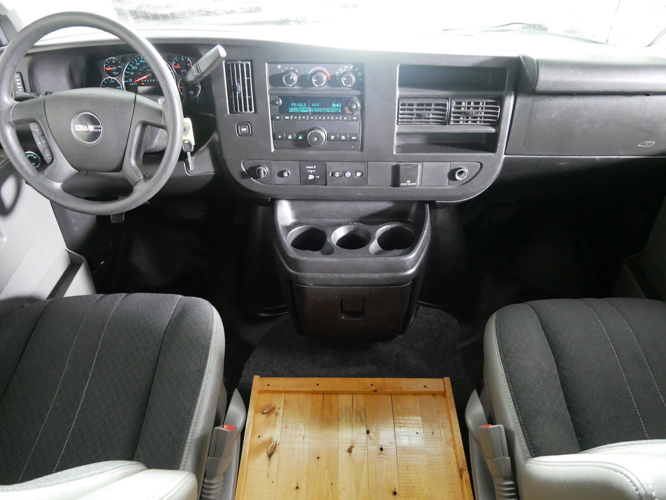 Used 2019 GMC Savana 2500 w/ Driver Convenience Package RWD image 10