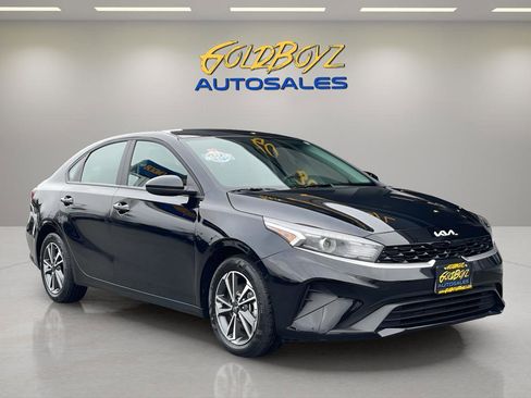 Used 2024 Kia Forte LXS image 2