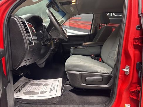 Used 2019 RAM 1500 Express w/ Express Value Package image 8