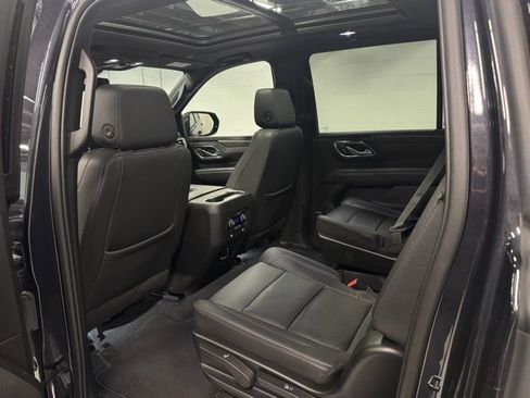 Used 2023 Chevrolet Suburban Z71 w/ Luxury Package image 14
