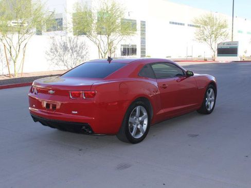 Used 2011 Chevrolet Camaro LT RWD image 5