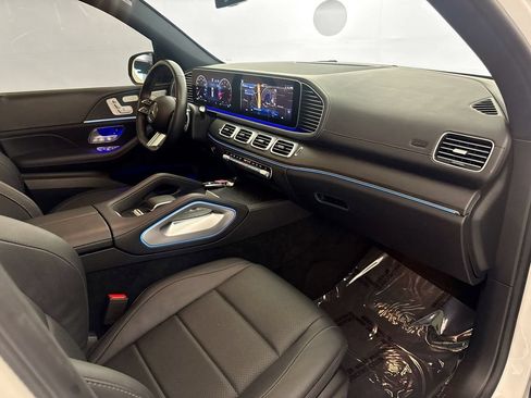 Used 2025 Mercedes-Benz GLS 450 4MATIC image 29