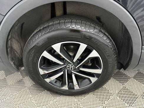 Used 2024 Volkswagen Tiguan S FWD image 17