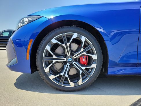New 2026 BMW 330i Sedan w/ M Sport Package RWD image 5