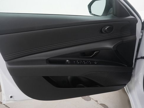 Certified 2025 Hyundai Elantra Sport w/ Cargo Package image 17