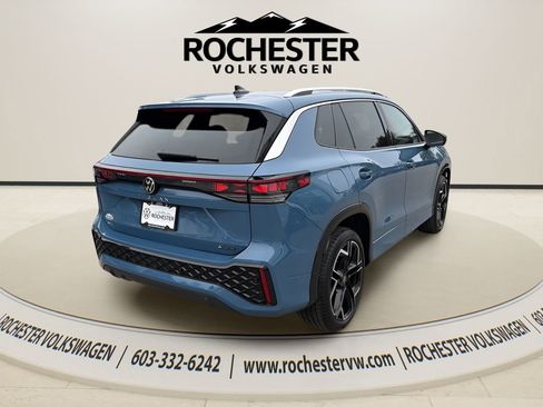 Used 2025 Volkswagen Tiguan SEL R-Line image 6