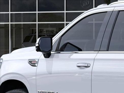 New 2026 GMC Yukon XL Denali image 12