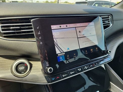 Used 2024 Jeep Wagoneer Series II image 13