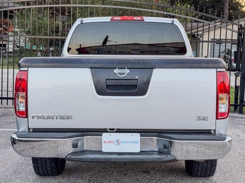 Used 2009 Nissan Frontier SE w/ SE Value Truck Pkg image 8