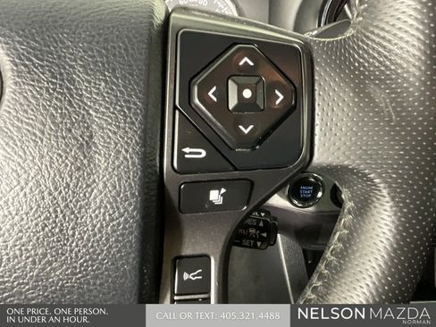 Used 2018 Toyota Tacoma TRD Off-Road image 44