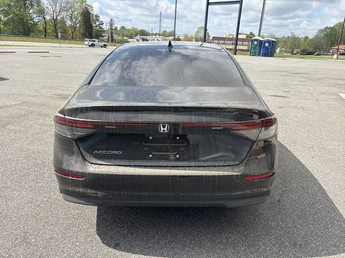 Used 2025 Honda Accord SE image 7