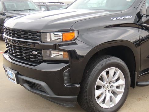 Used 2022 Chevrolet Silverado 1500 Custom image 3