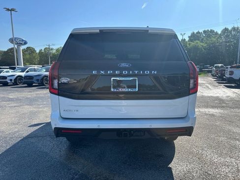 New 2026 Ford Expedition Active RWD image 4