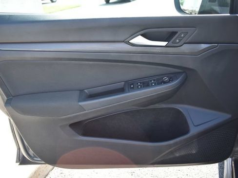 Used 2022 Volkswagen GTI SE FWD image 17