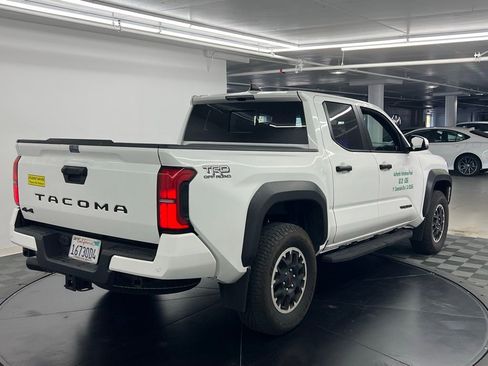 Used 2024 Toyota Tacoma TRD Off-Road w/ TRD Off Road Upgrade Package image 3