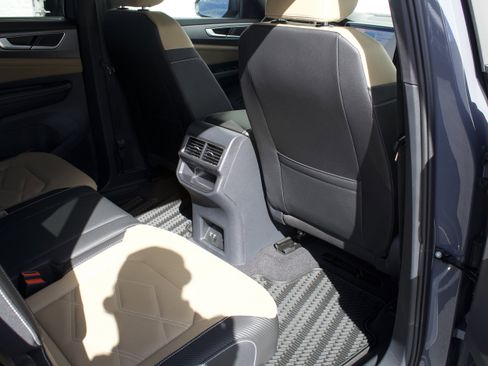 New 2026 Volkswagen Atlas Cross Sport SE AWD/4WD image 31