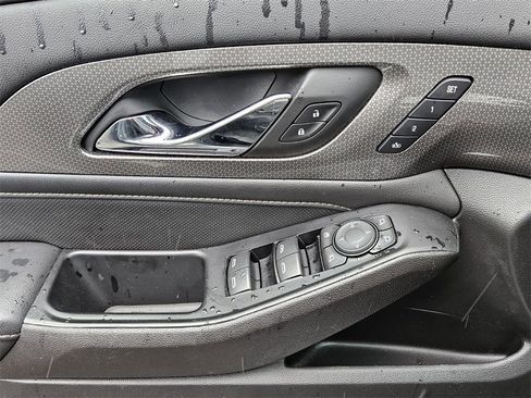 Certified 2023 Chevrolet Traverse Premier image 30