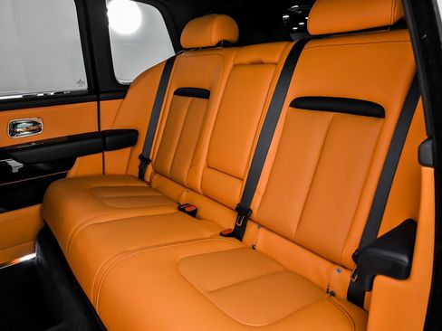 Used 2022 Rolls-Royce Cullinan image 25