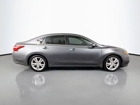 Used 2017 Nissan Altima 3.5 SL FWD image 11