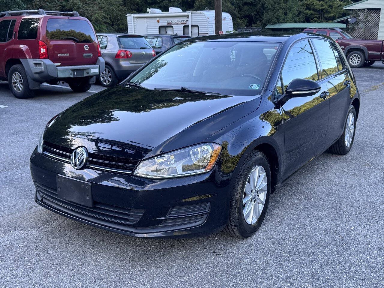 Used 2016 Volkswagen Golf S FWD image 1