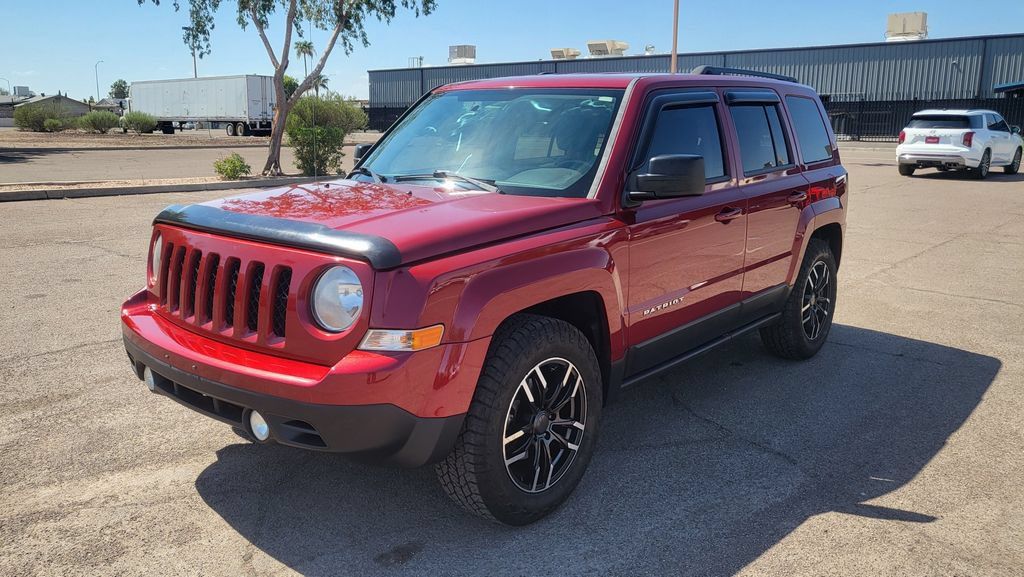 Used 2014 Jeep Patriot Latitude FWD image 4