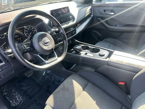 Used 2023 Nissan Rogue SV image 13